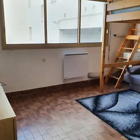 Appartement 6 Couchages 150 M De La Et A Quelques Secondes Des Commerces Wifi Gratuit